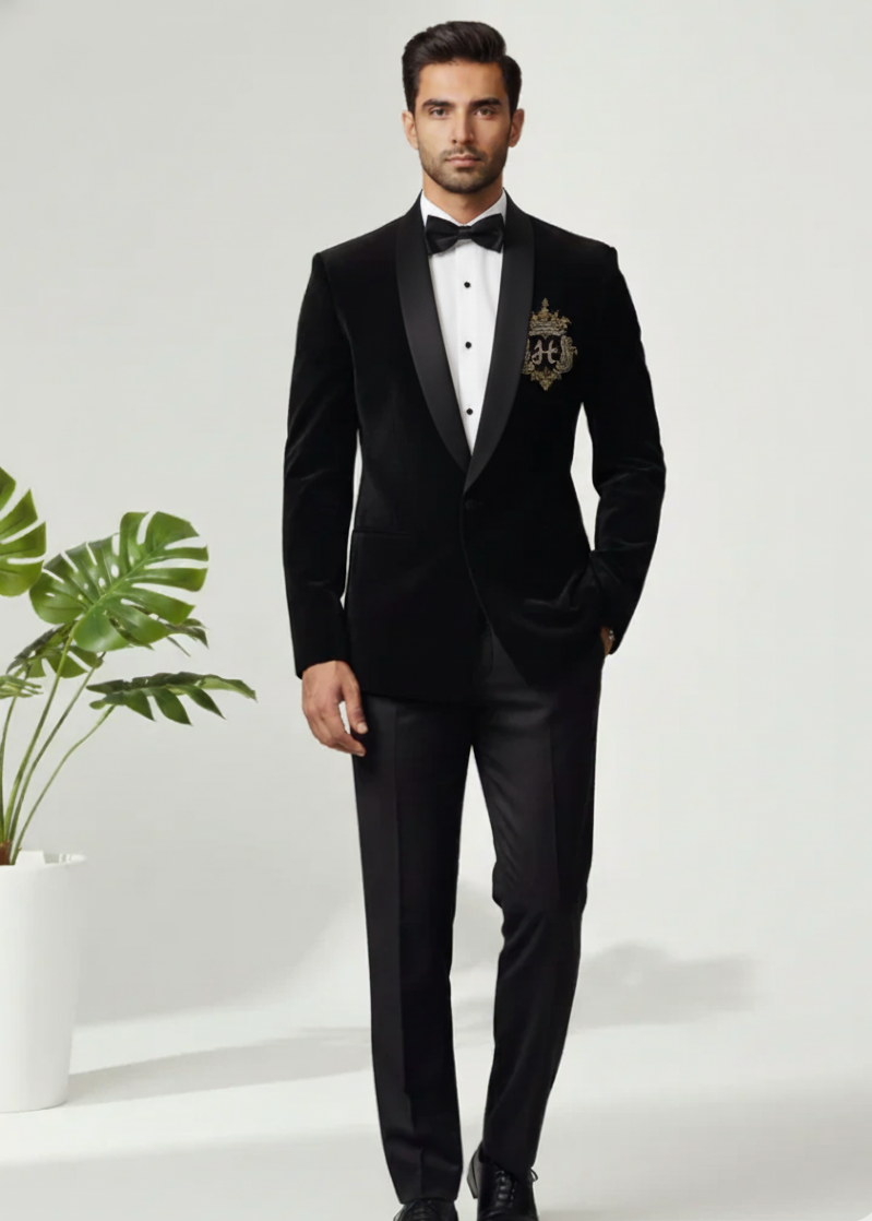 Black Shawl Lapel Tuxedo With Letter Embroidery